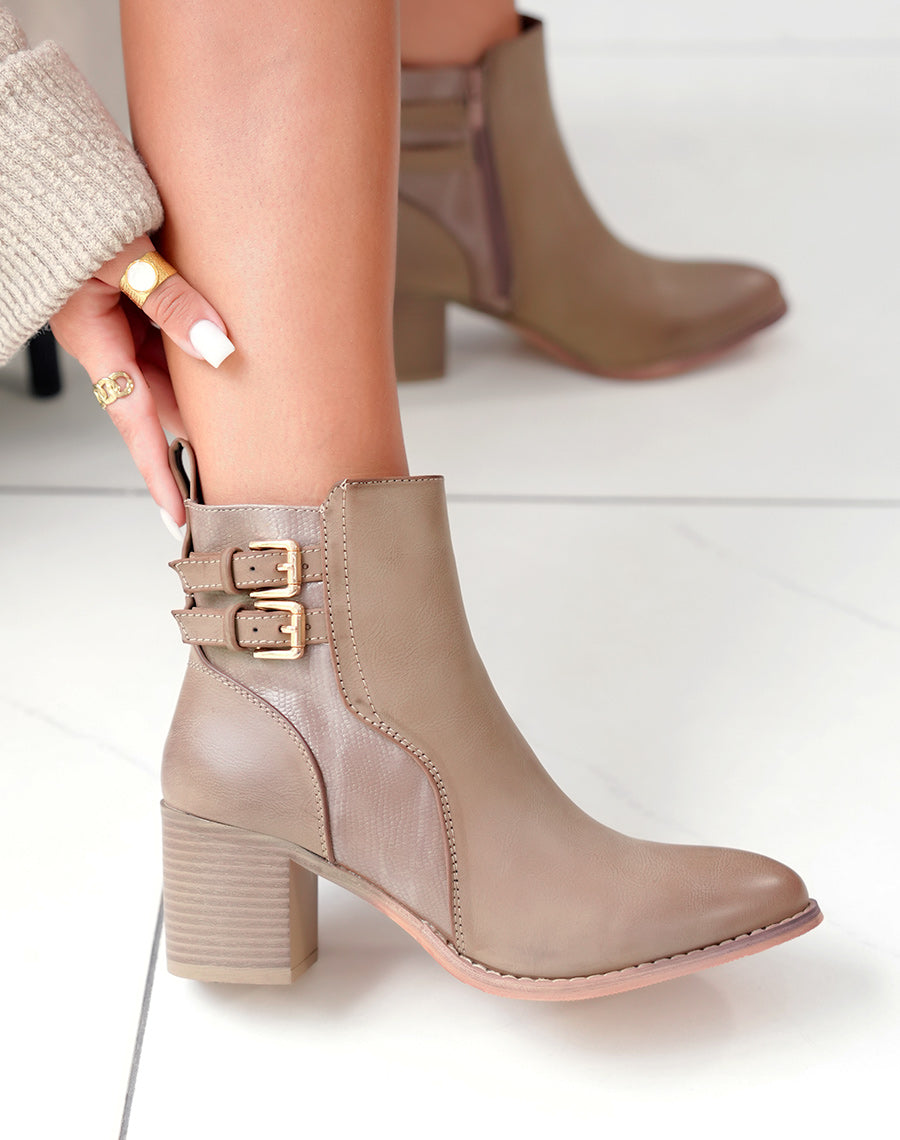 Bottines Beiges Bi-Matière : L'Équilibre Parfait entre Style et Confort