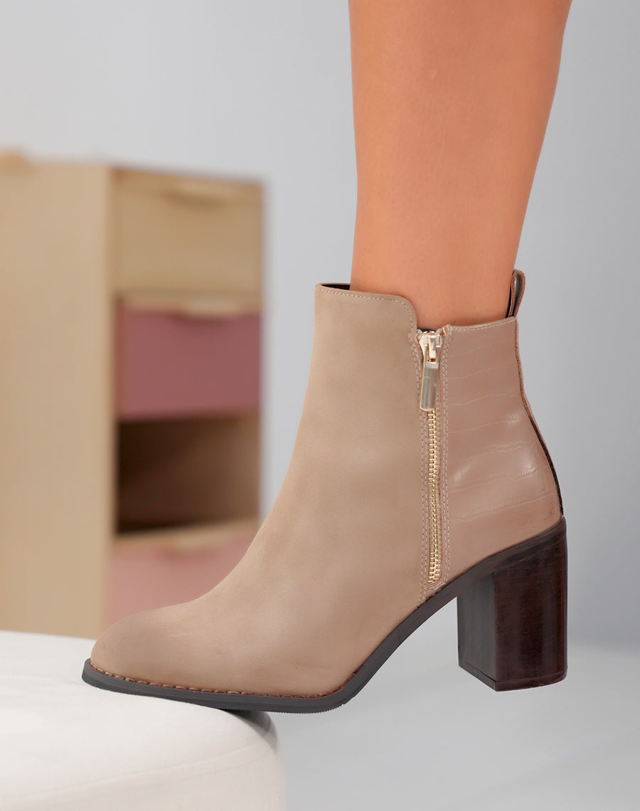 Bottines Beiges Bi-Matière : Le Compromis Parfait entre Style et Confort