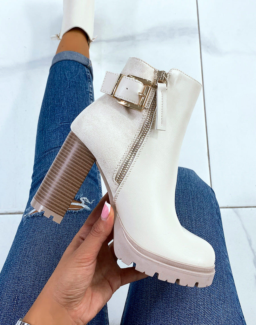 Bottines beiges bi-matières à talons crantés avec sangle