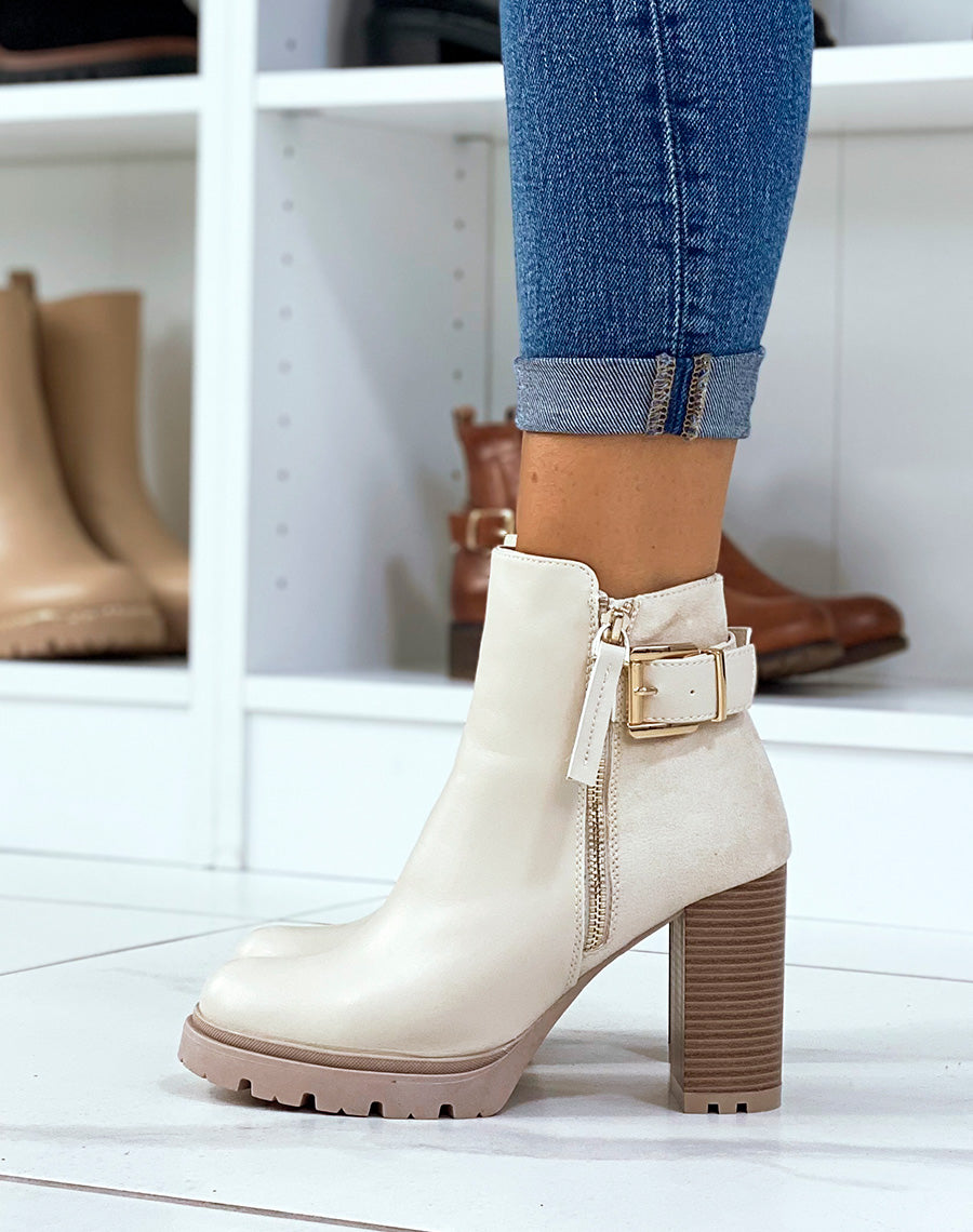 Bottines beiges bi-matières à talons crantés avec sangle
