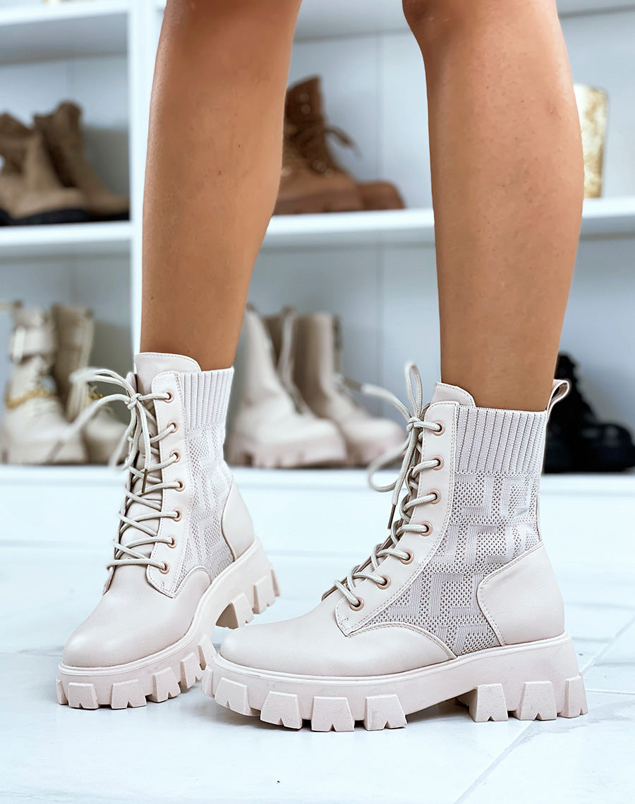 Bottines beiges lacées effet chaussette à imprimés aztèques et semelle crantée