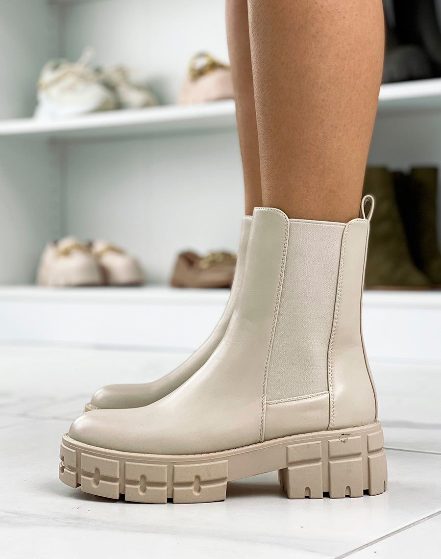 Bottines beiges style chelsea à gros talon cranté