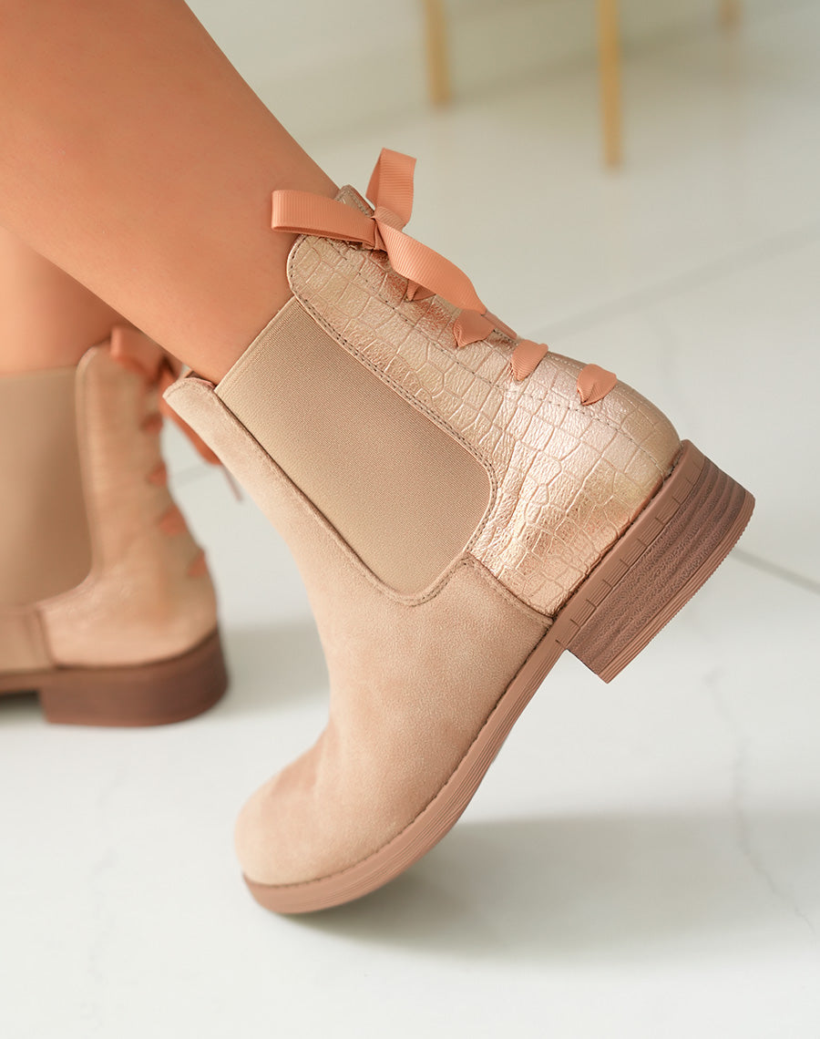 Bottines Bi-Matière en Suédine Taupe à Petit Talon pour Femme