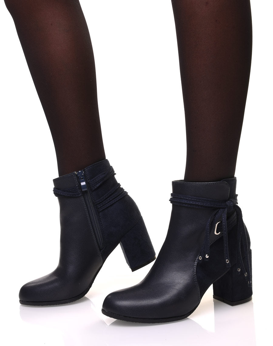Bottines bleu bi-matière à talons et détails liens