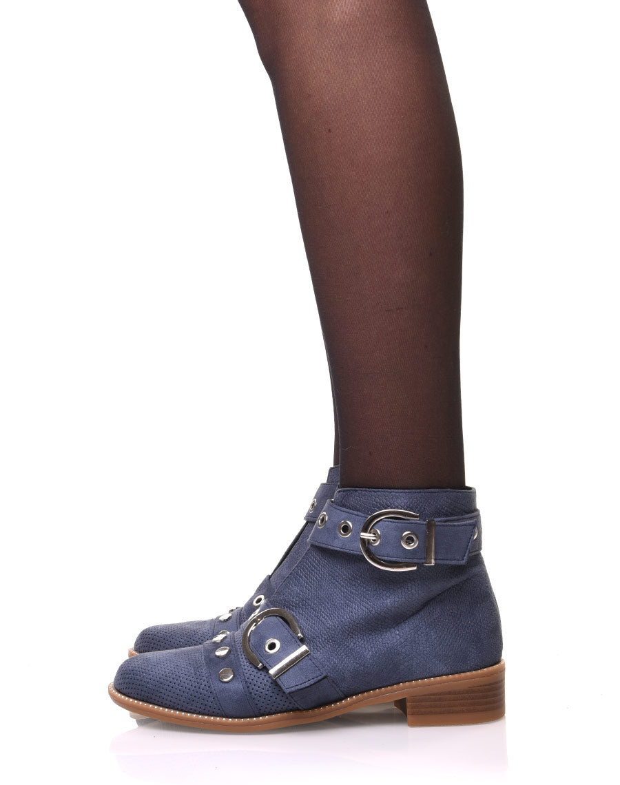 Bottines bleues lanières cloutées ouvertes à l’avant