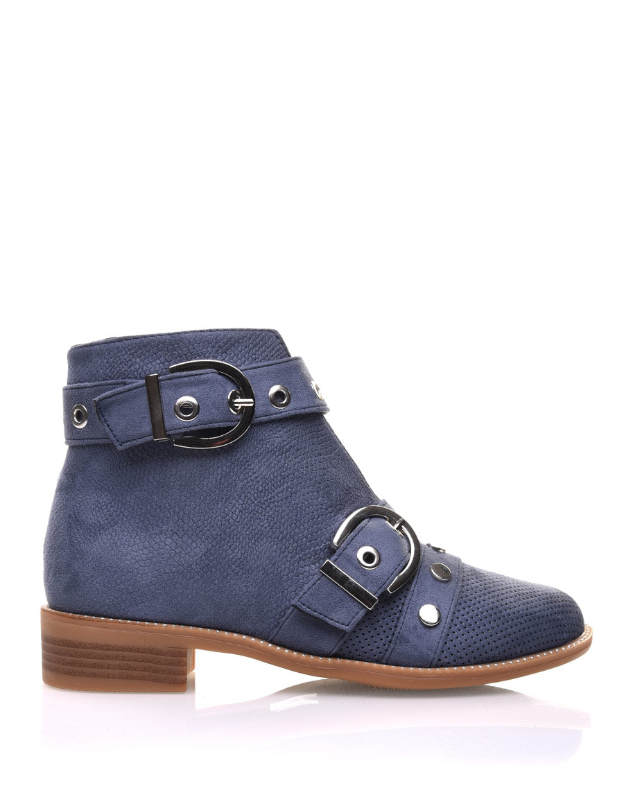 Bottines bleues lanières cloutées ouvertes à l’avant