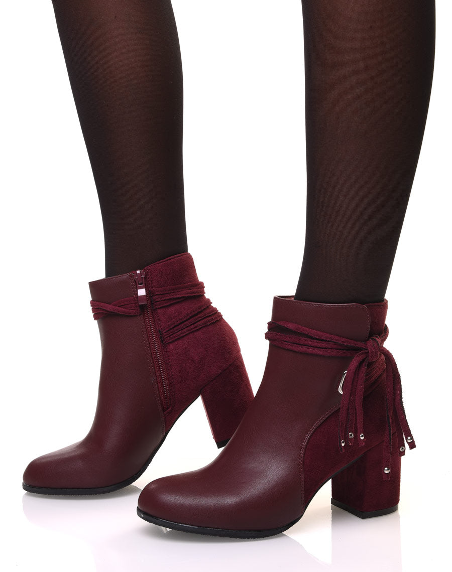 Bottines bordeaux bi-matière à talons et détails liens