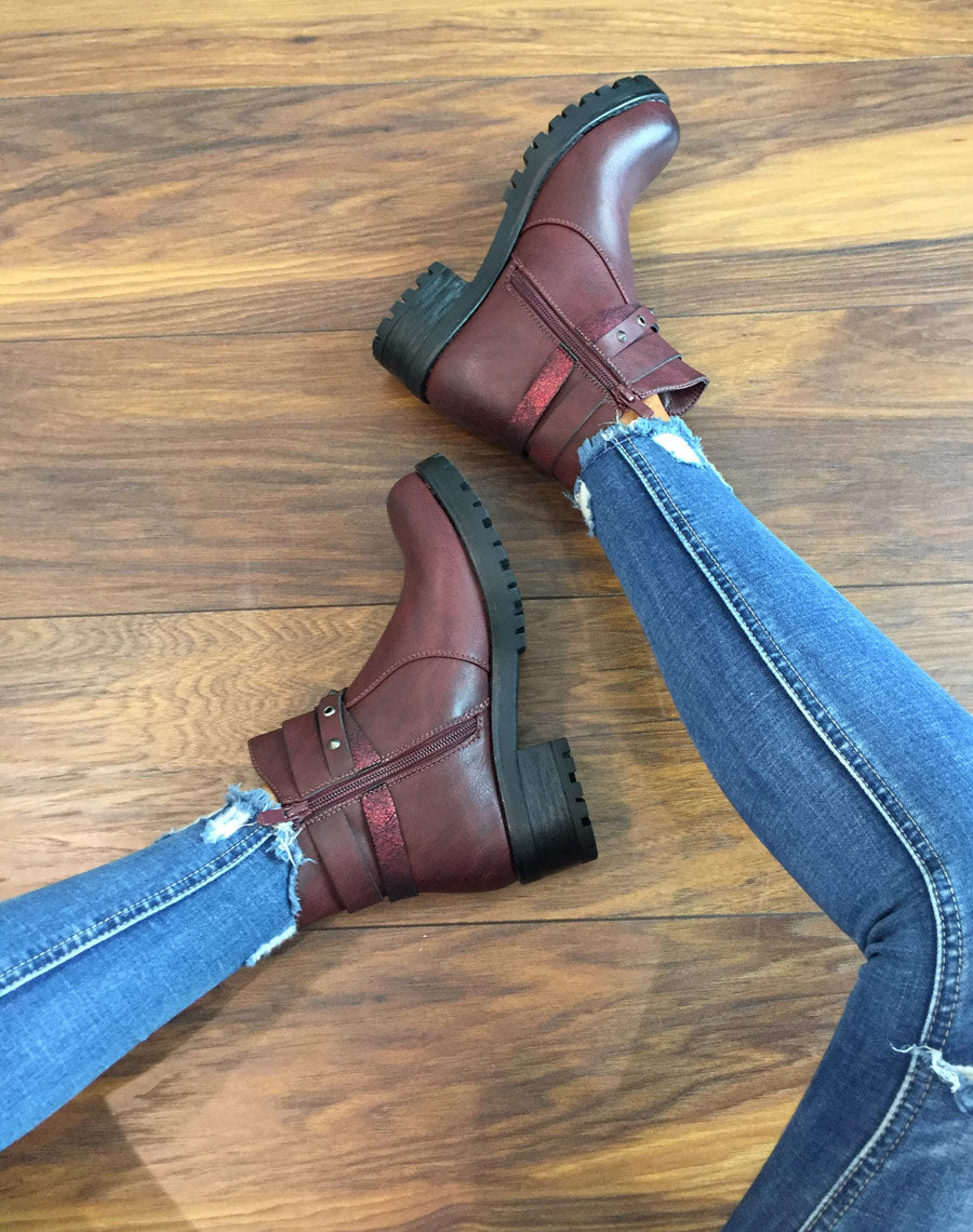 Bottines bordeaux différentes lanières