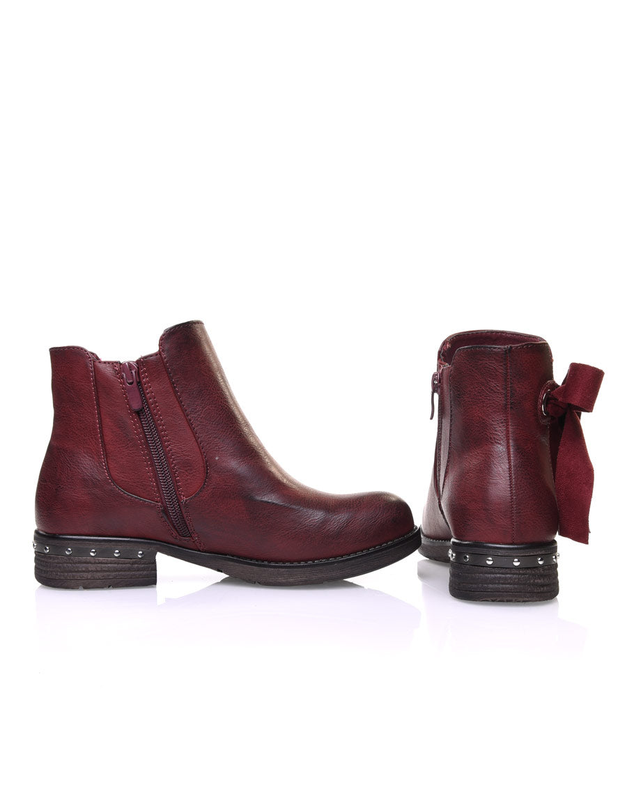 Bottines bordeaux à noeud et oeillets