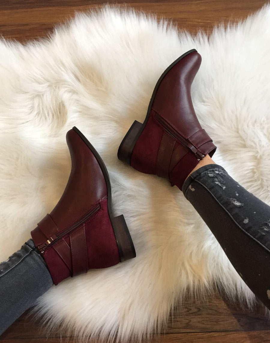 Bottines bordeaux plates lanières à sangles décoratives