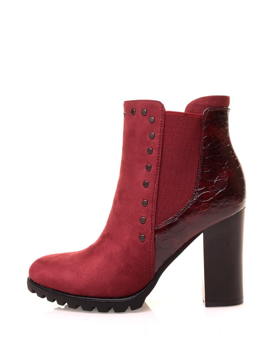 Bottines bordeaux à talons bi-matières et à détails cloutés