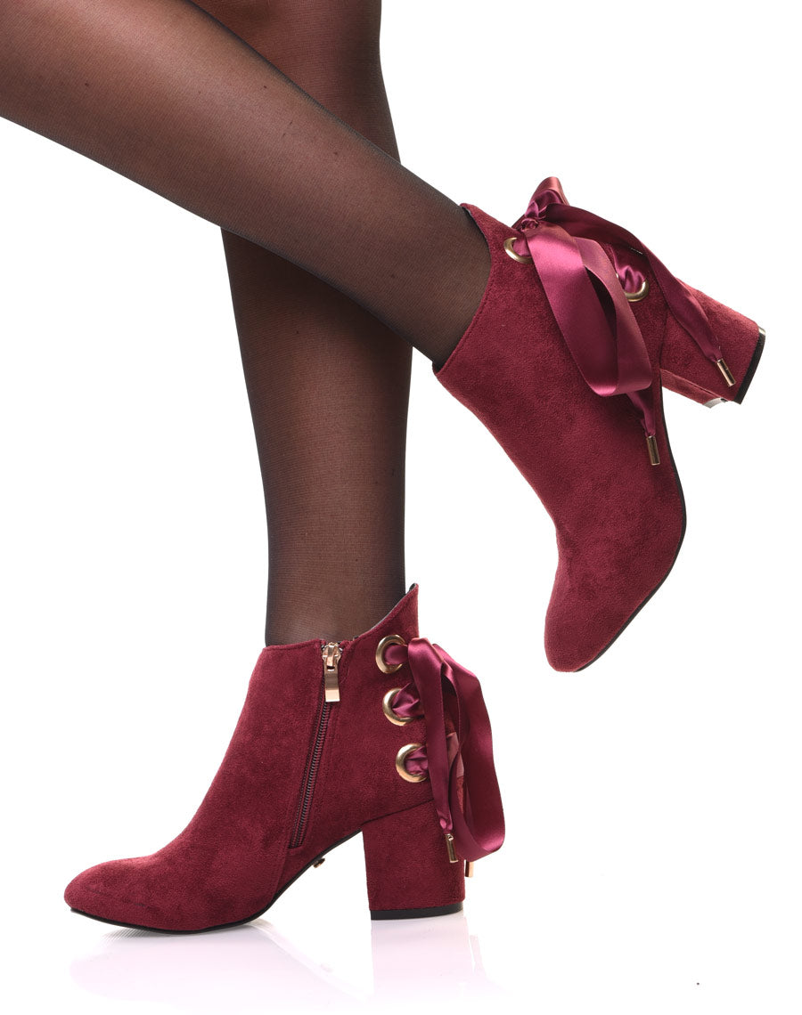 Bottines bordeaux talons mi hauts lacets en satin