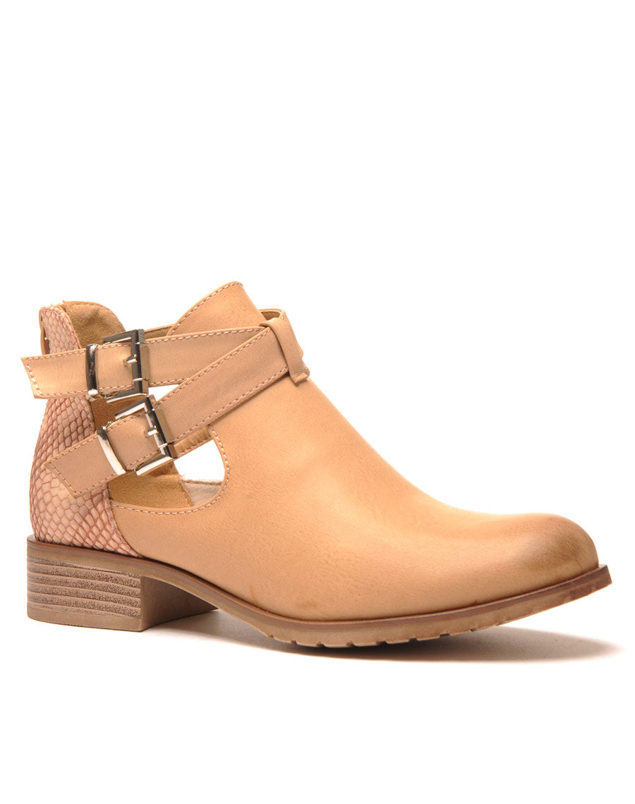 Bottines camel ajourées avec lanières