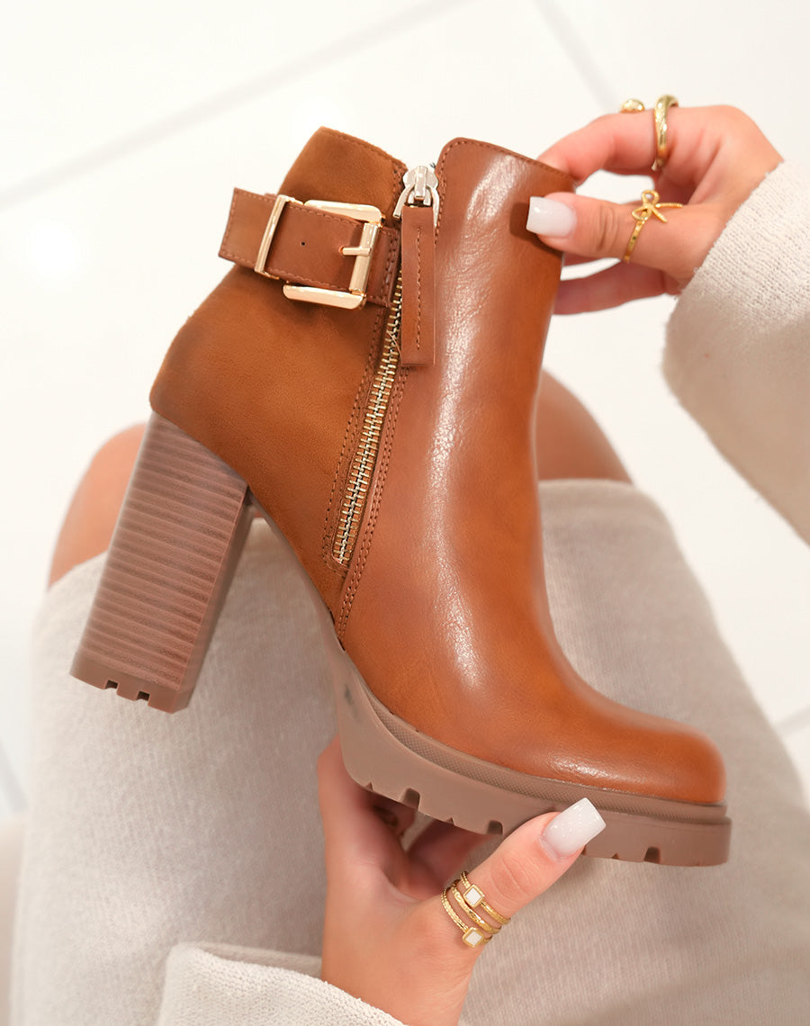 Bottines camel bi-matières à talons crantés avec sangle