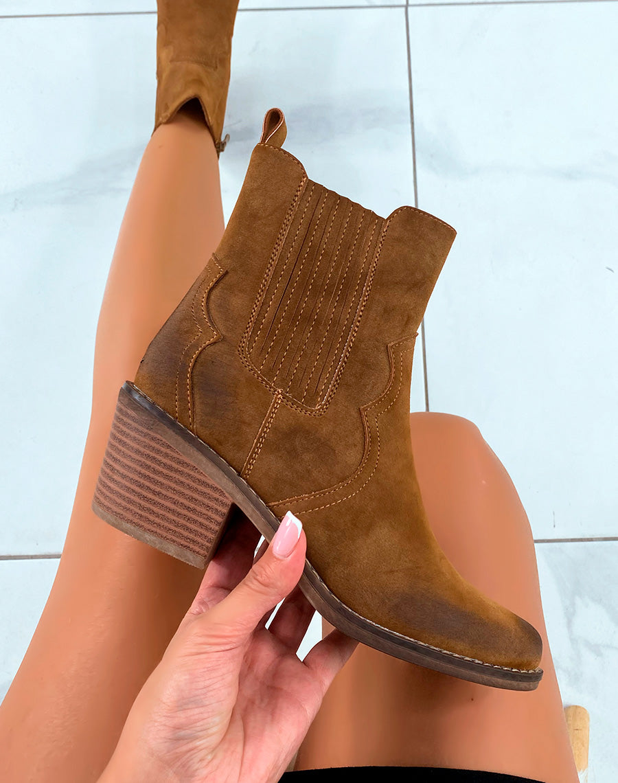 BOTTINES CAMEL ? BOUT POINTU ? EFFET DAIM