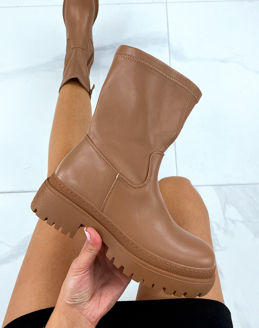 Bottines camel effet chaussette en similicuir