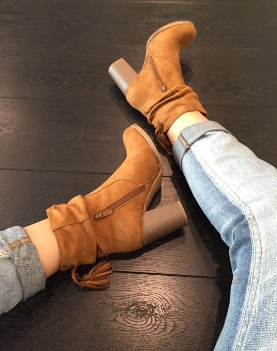 Bottines camel effet suédine avec plis sur le haut