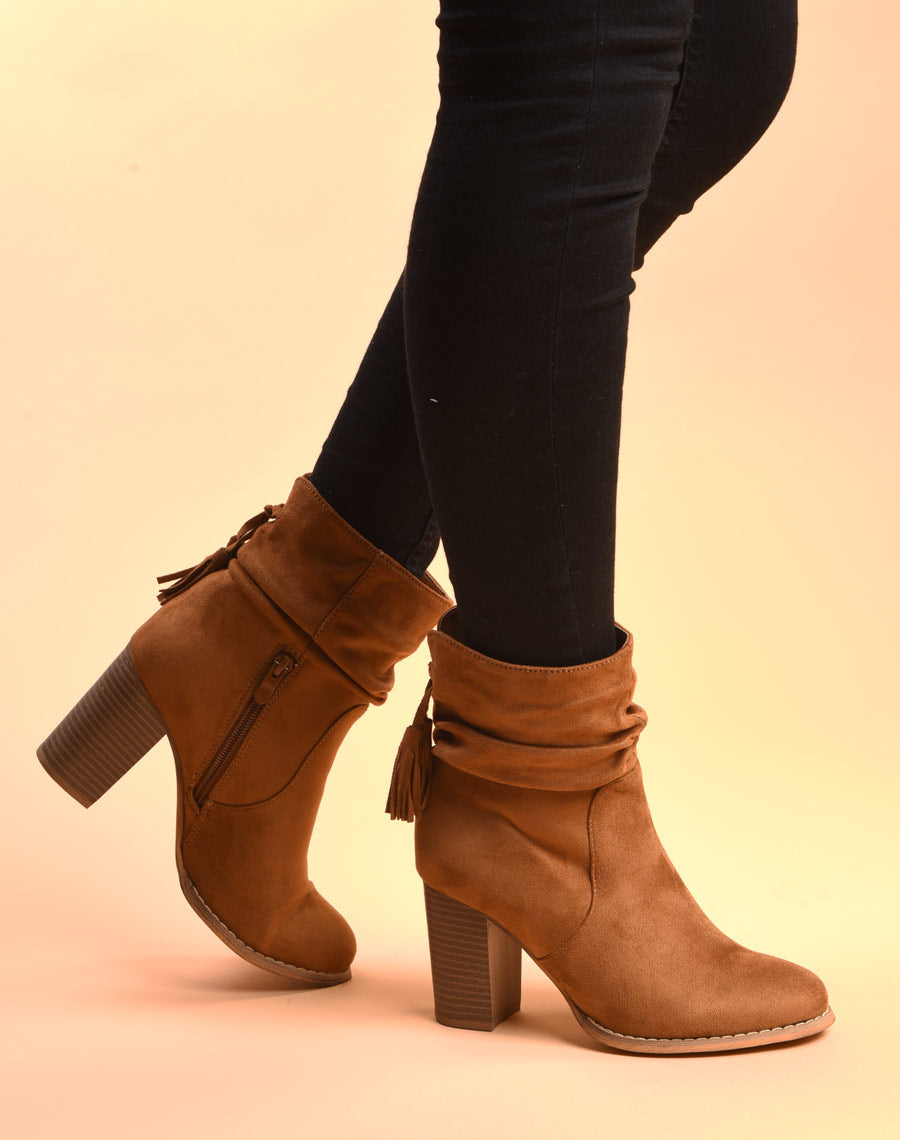 Bottines camel effet suédine avec plis sur le haut