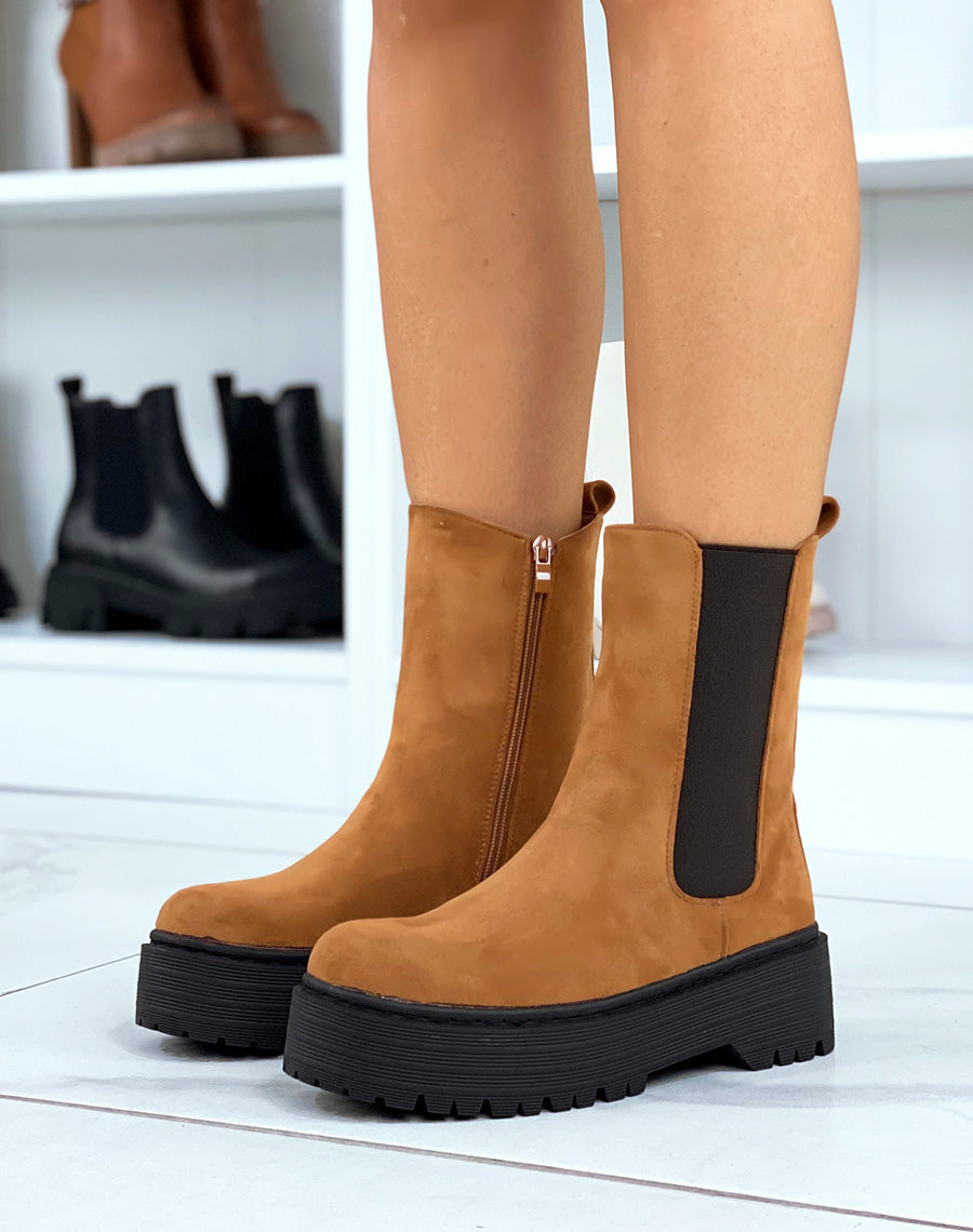 Bottines camel en suédine à grosse plateforme