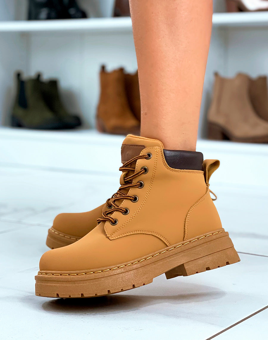 Bottines Camel à Lacets : Élégance et Fonctionnalité Combinées