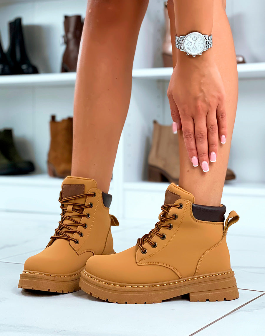 Bottines Camel à Lacets : Élégance et Fonctionnalité Combinées