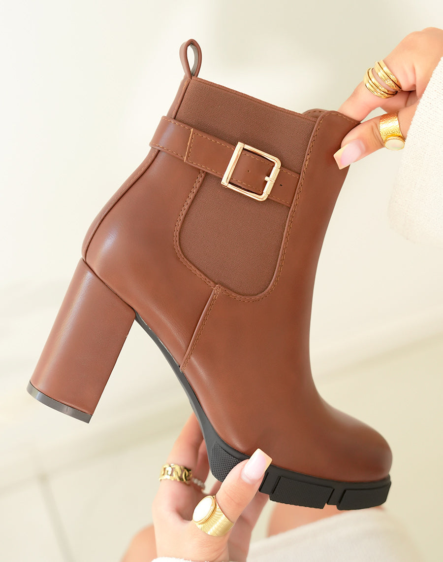 BOTTINES CAMEL ? TALON ? BOUCLE DOR?E