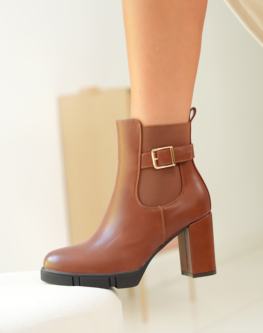 BOTTINES CAMEL ? TALON ? BOUCLE DOR?E