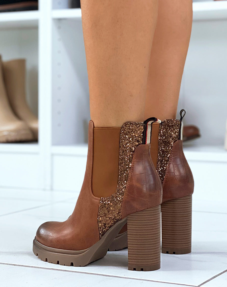 Bottines à camel talon et à multiples effets pailletés et croco
