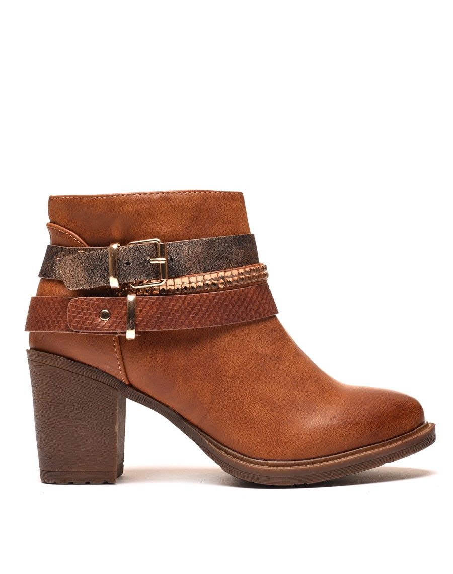Bottines camel à talons avec différentes lanières