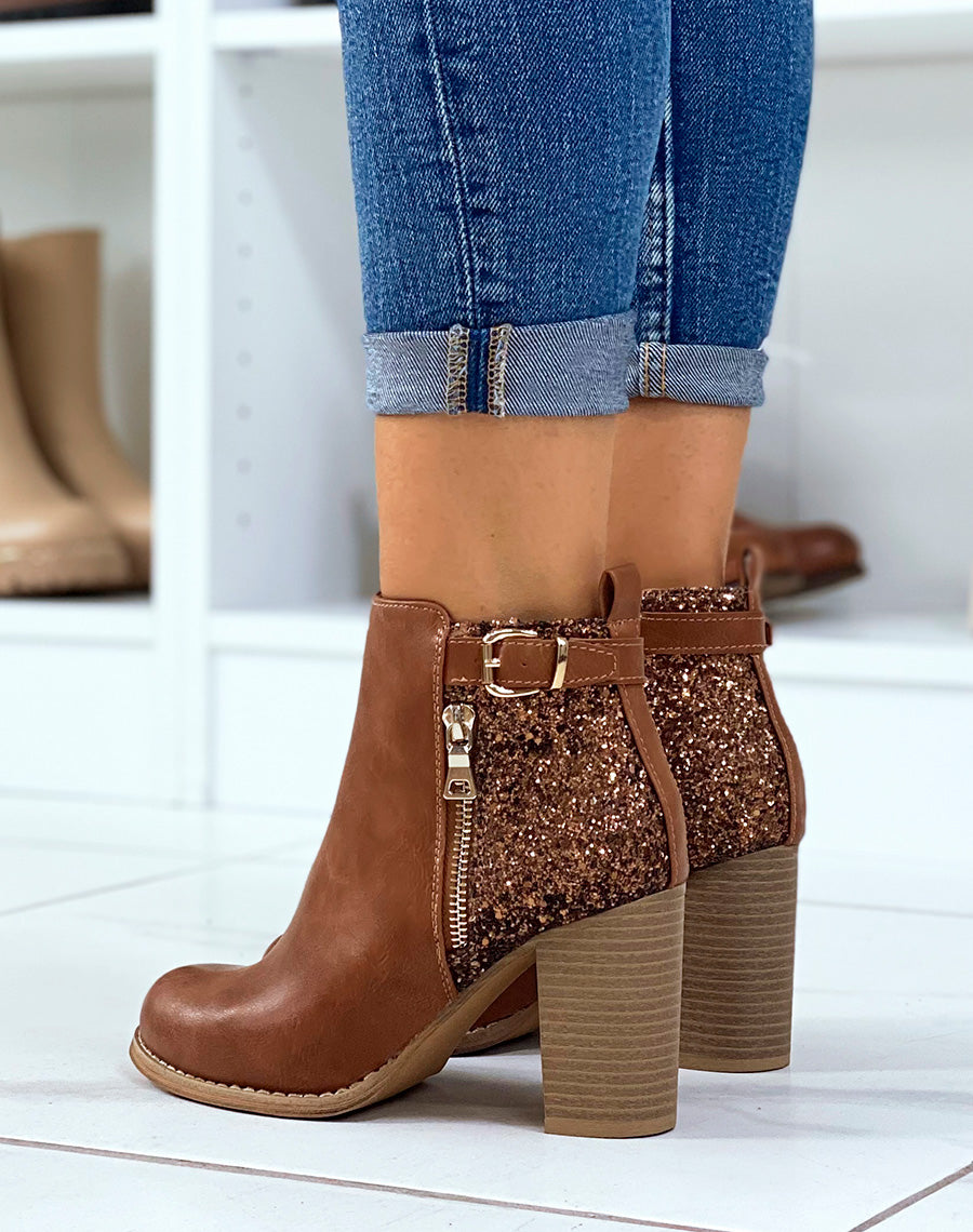 Bottines camel à talons pailletées avec sangle