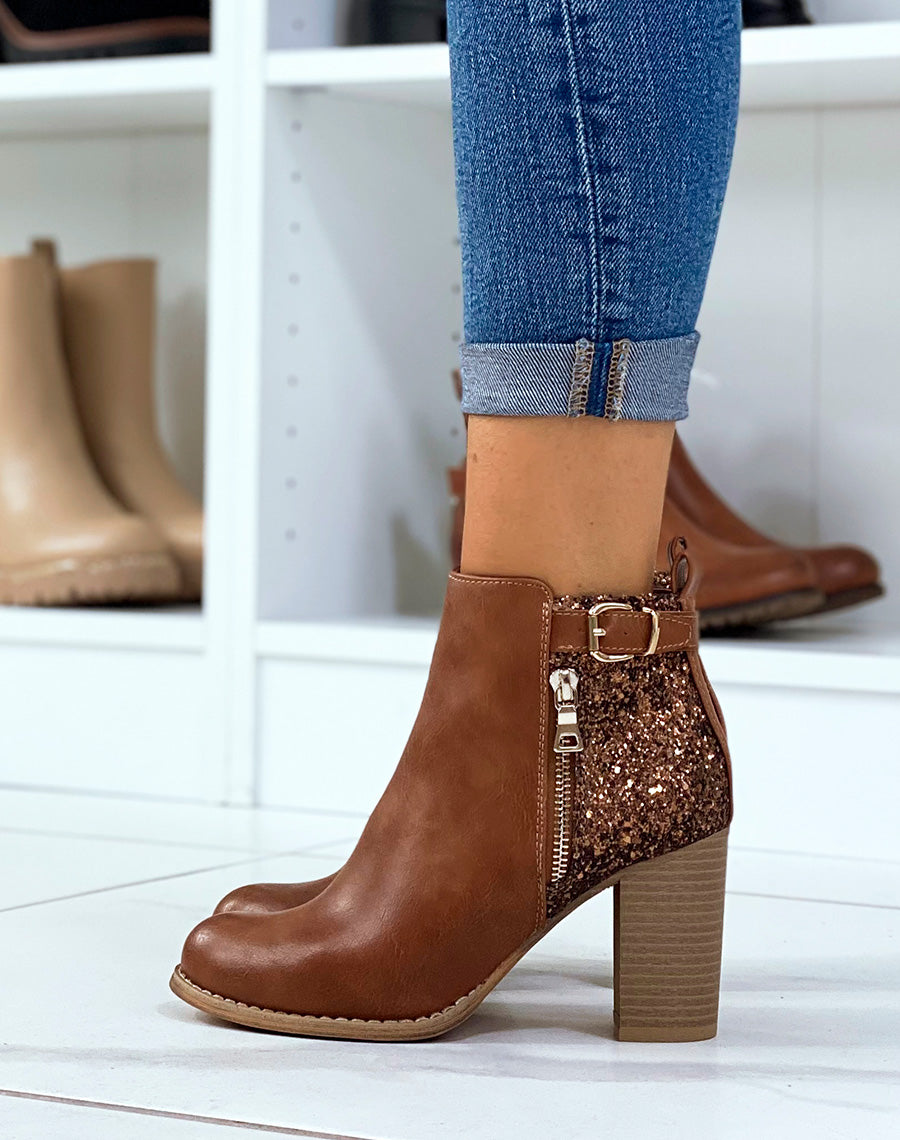 Bottines camel à talons pailletées avec sangle