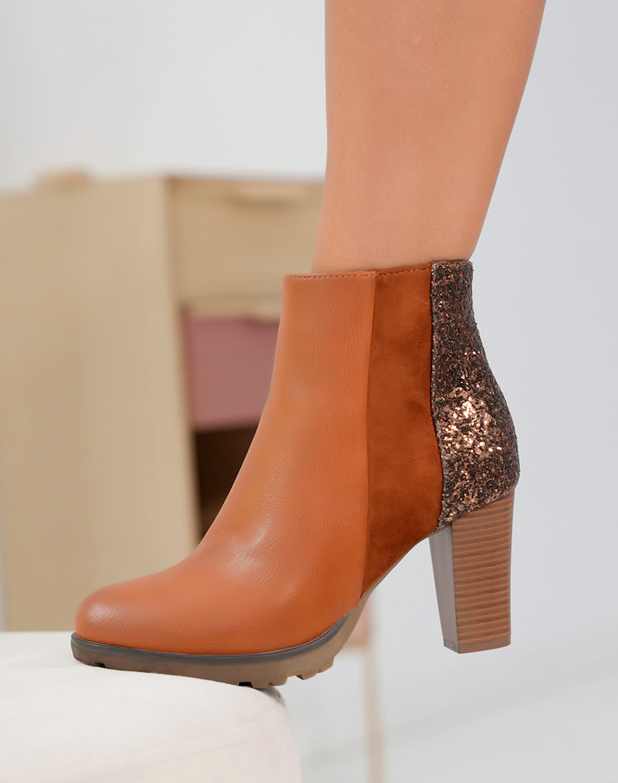 Bottines camel triple matière à paillettes et à talon