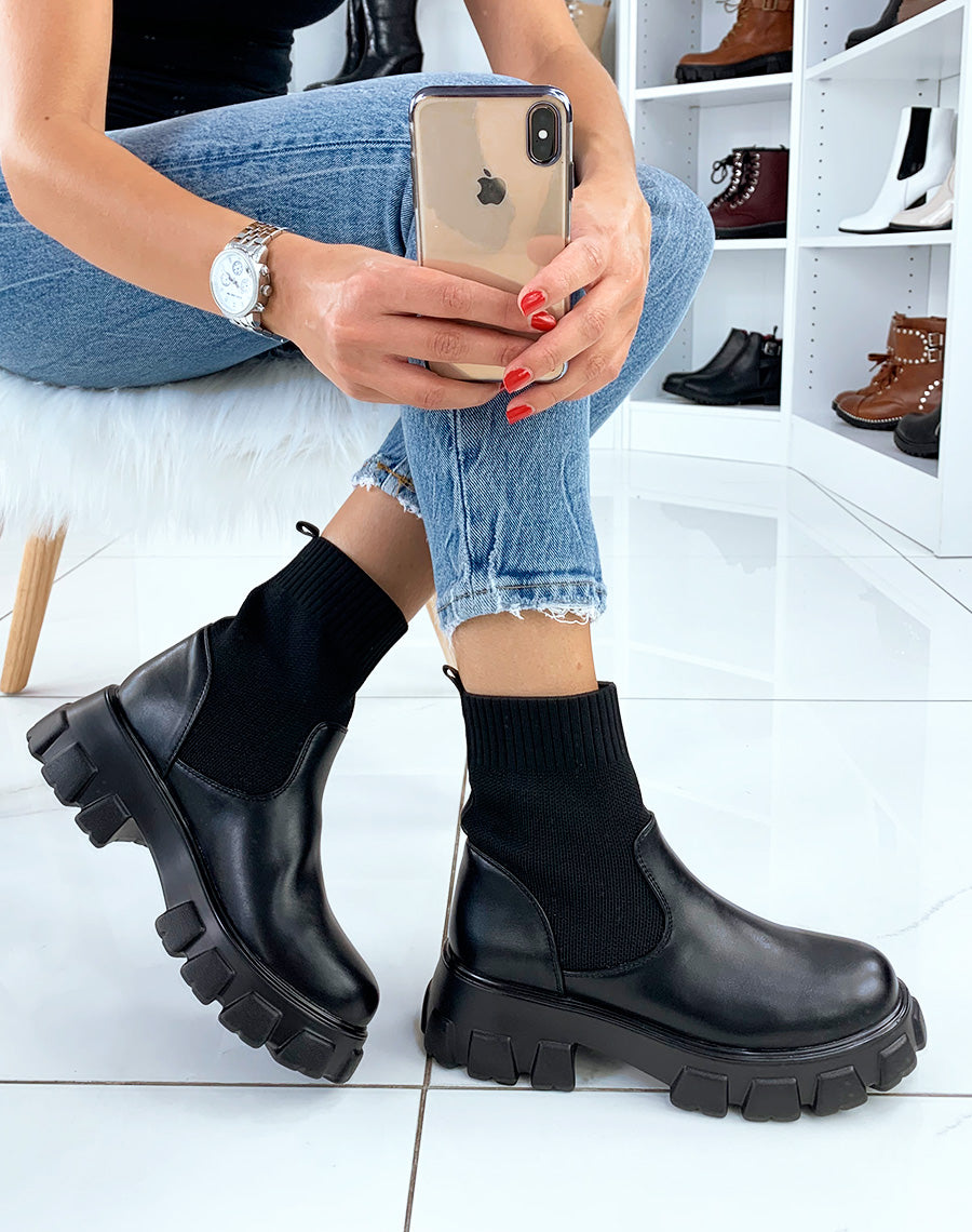 Bottines chaussettes noires et semelle plateforme