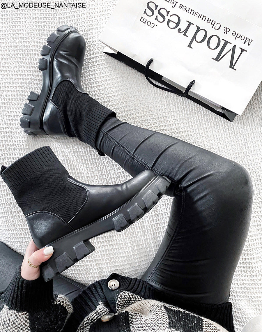 Bottines chaussettes noires et semelle plateforme