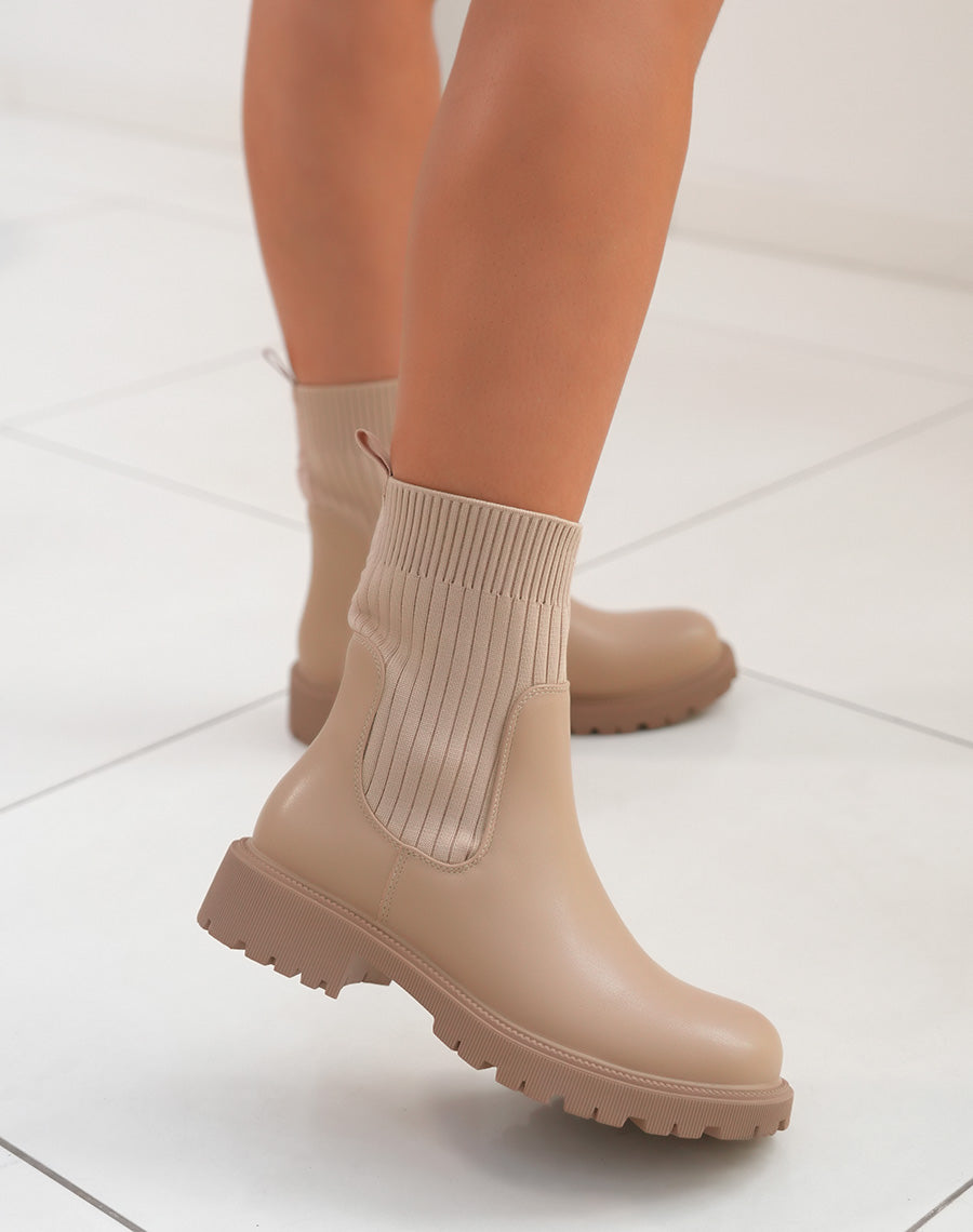 Bottines Chelsea beiges bicolores effet chaussette - Douceur et tendance à vos pieds