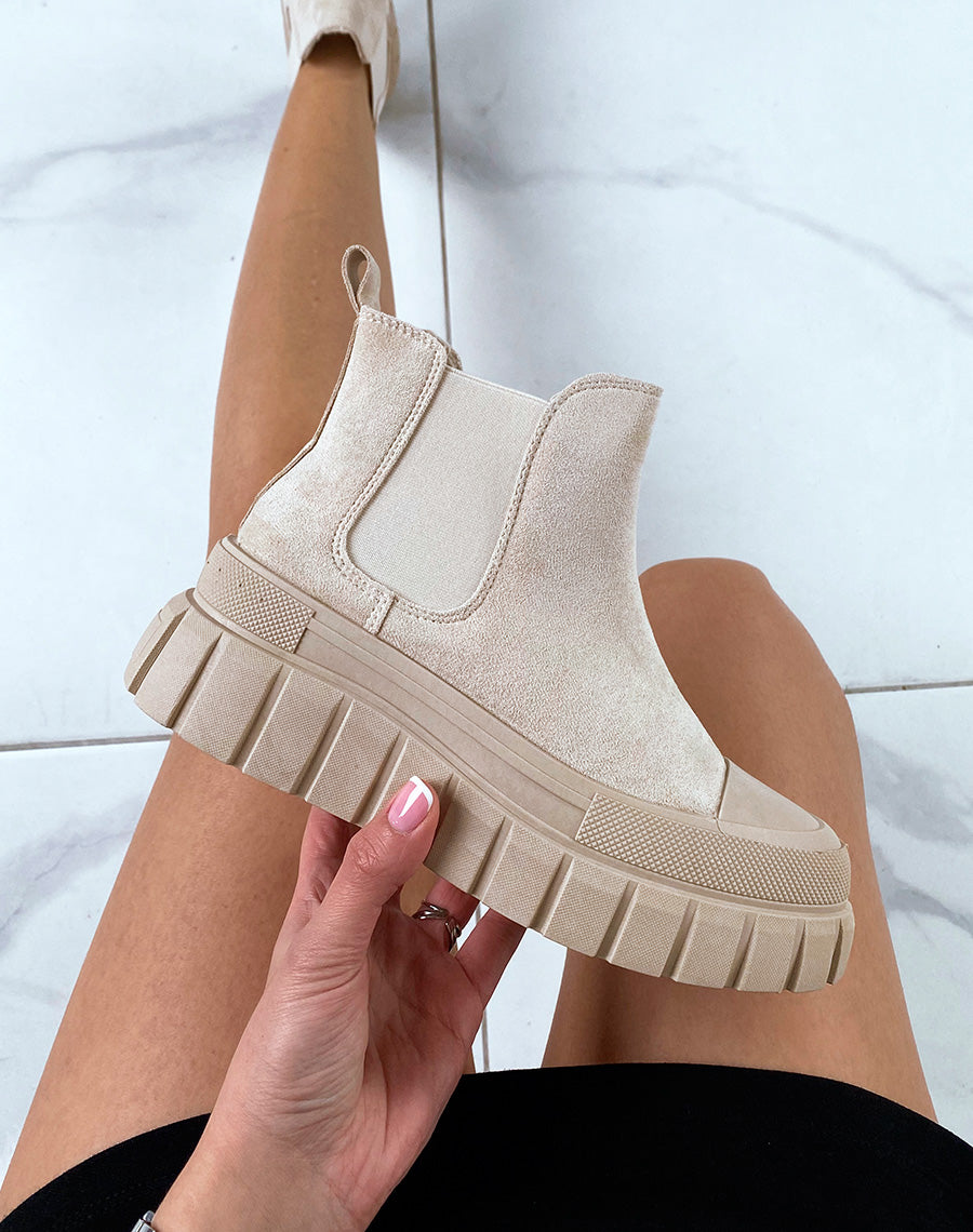 Bottines chelsea beiges en suédine à semelle épaisse