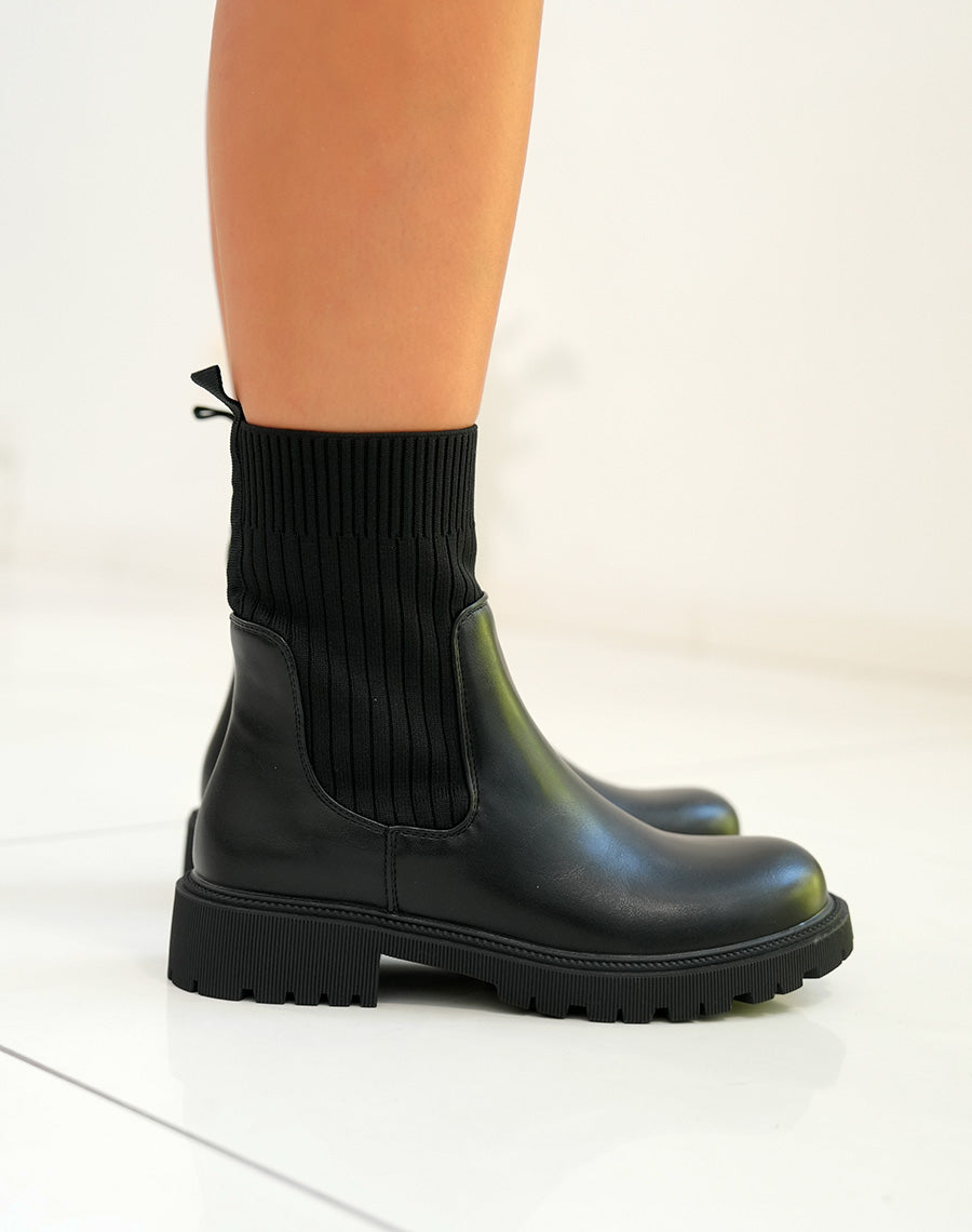 Bottines chelsea bicolores effet chaussette - L'élégance au pied pour chaque femme