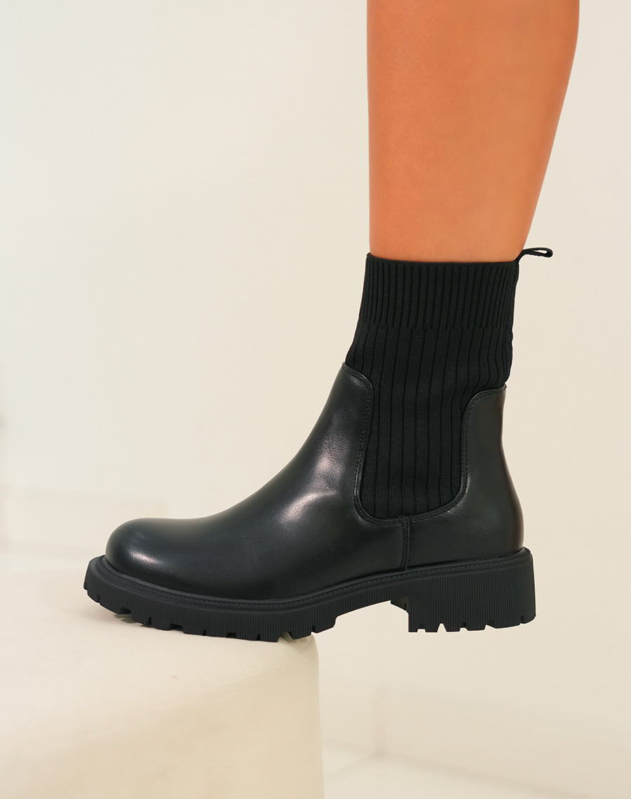 Bottines chelsea bicolores effet chaussette - L'élégance au pied pour chaque femme