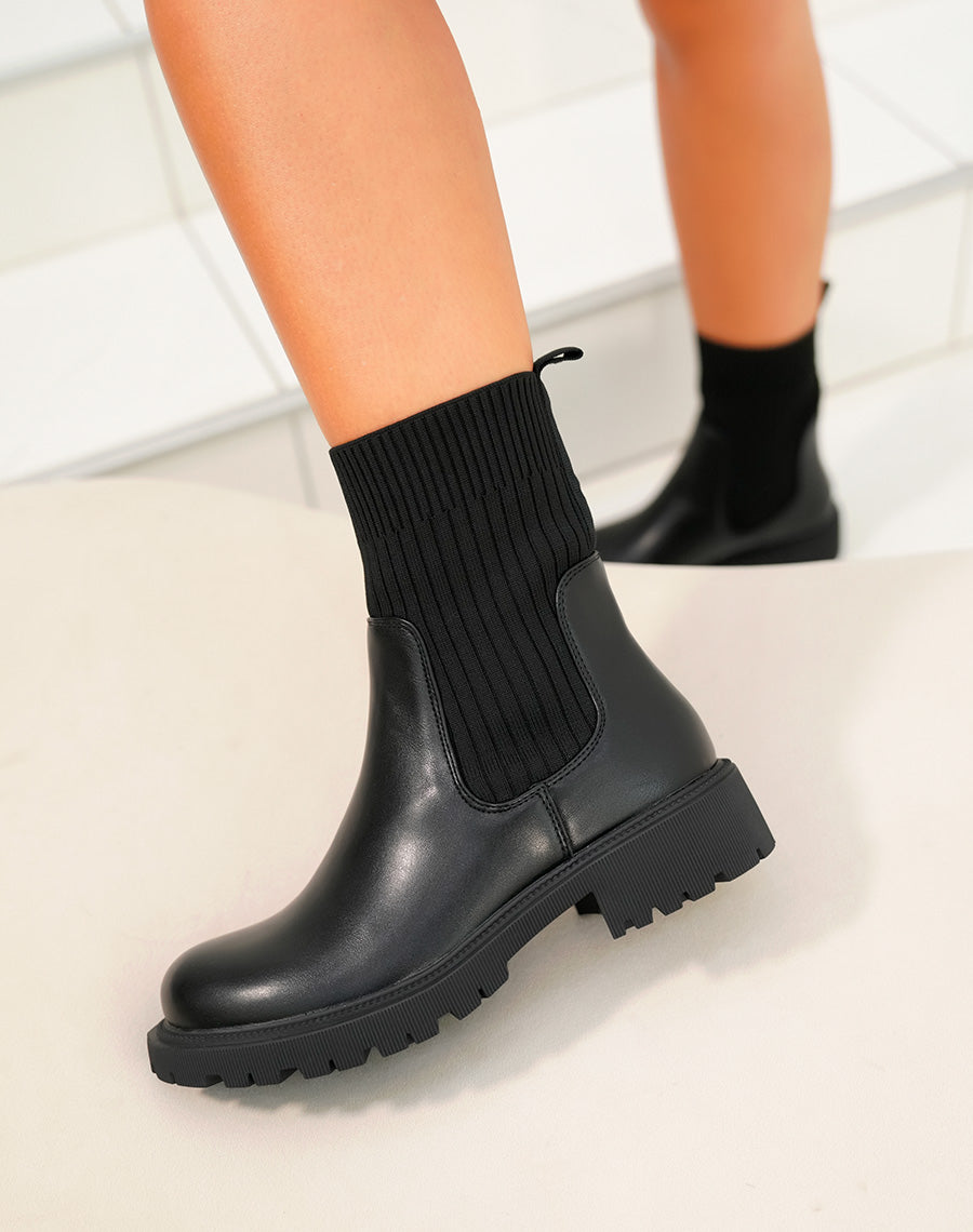 Bottines chelsea bicolores effet chaussette - L'élégance au pied pour chaque femme