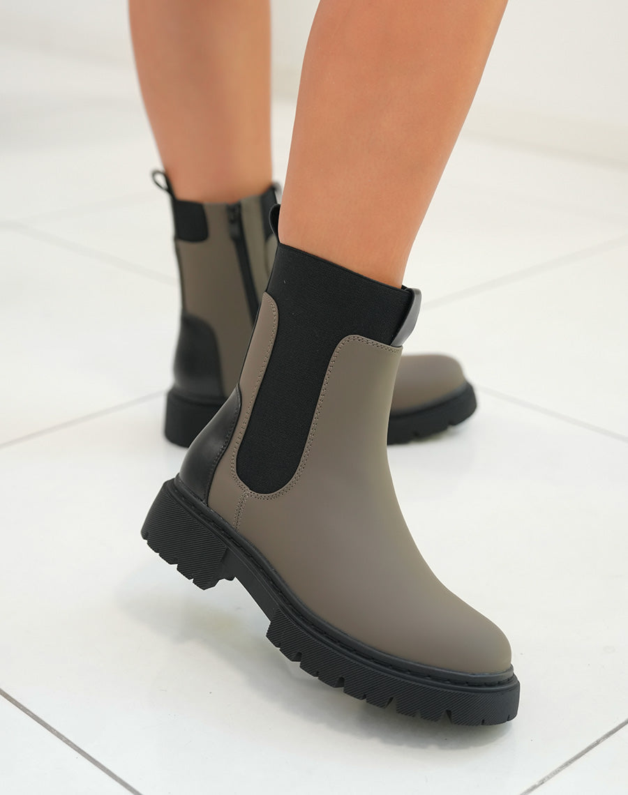 BOTTINES CHELSEA KAKI : CLASSIQUE REVISITÉ