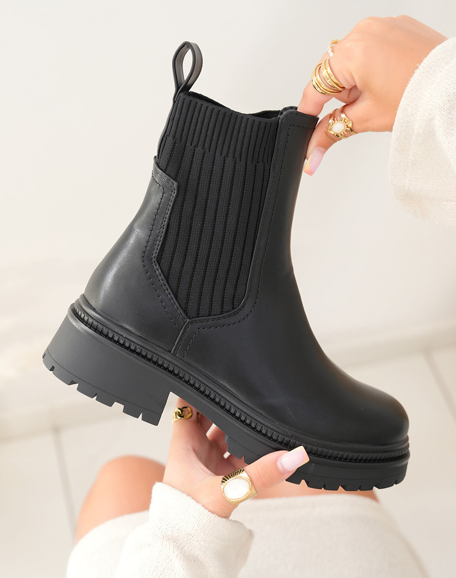 BOTTINES CHELSEA NOIRE : AUDACE & ÉLÉGANCE