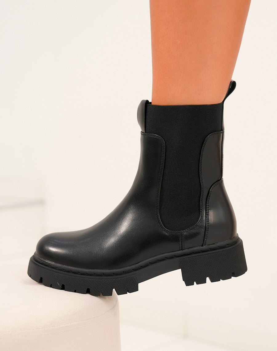 BOTTINES CHELSEA NOIRE : SIMPLICITÉ & STYLE
