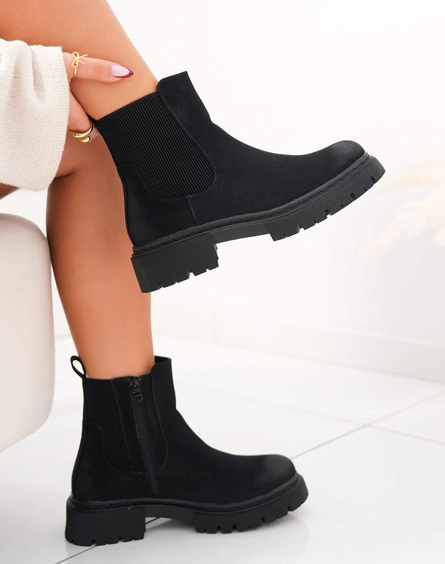 Bottines Chelsea Noires en Suédine avec Semelle Crantée