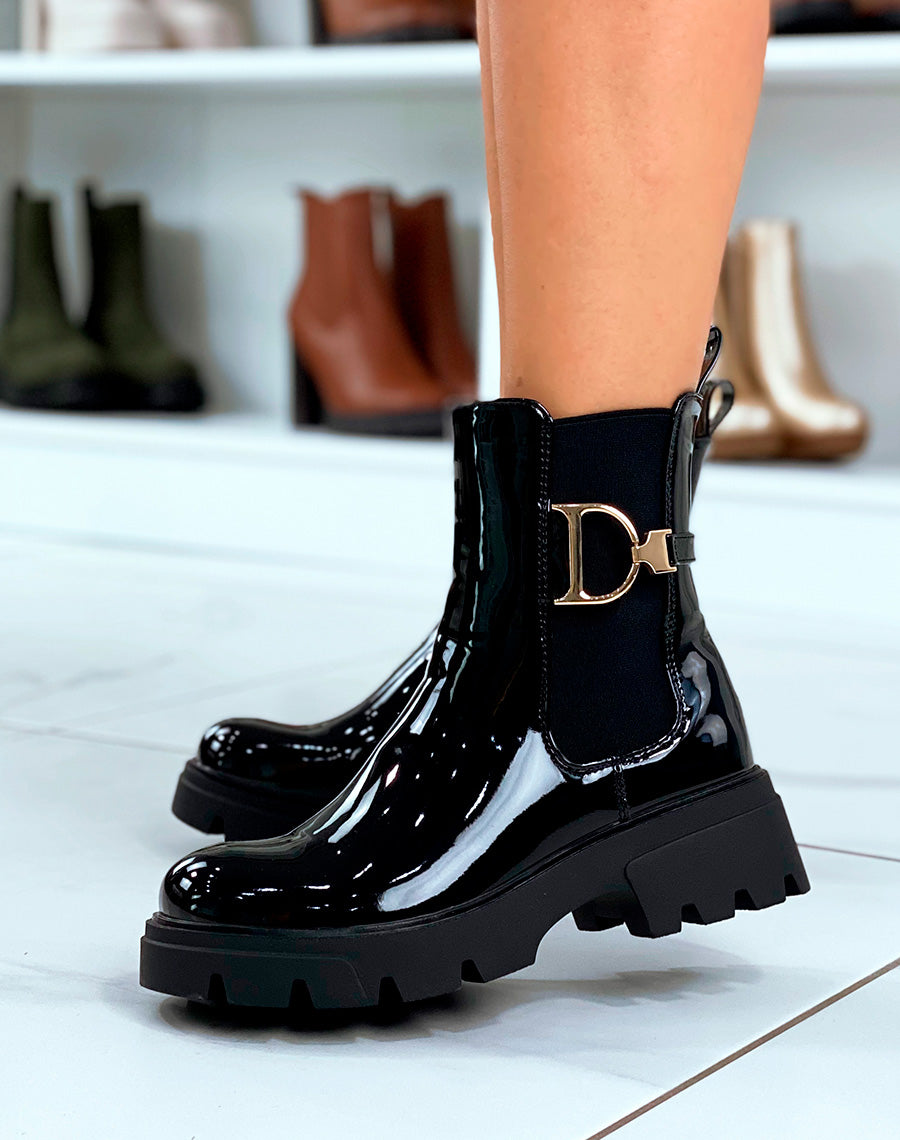 Bottines Chelsea Noires Vernies Avec Boucle Dorée