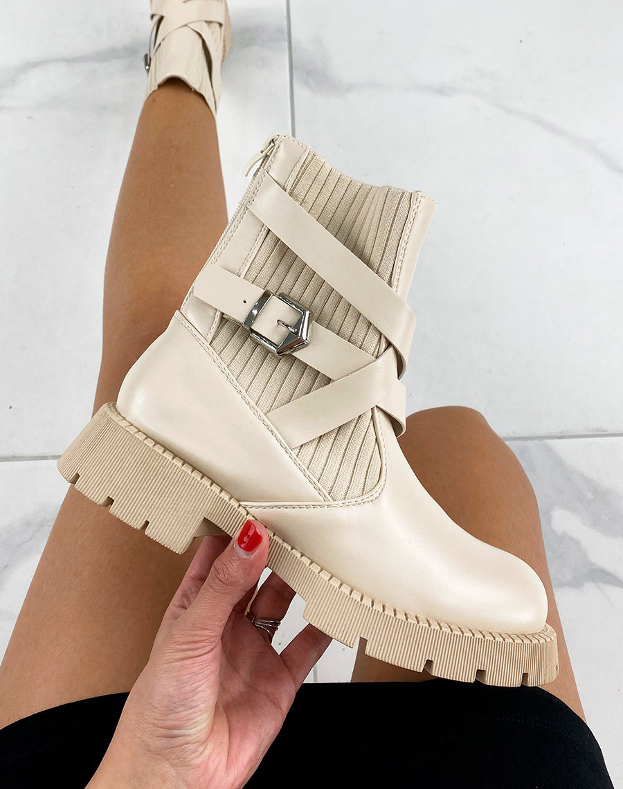 Bottines effet chaussettes à lanières entrecroisées beiges
