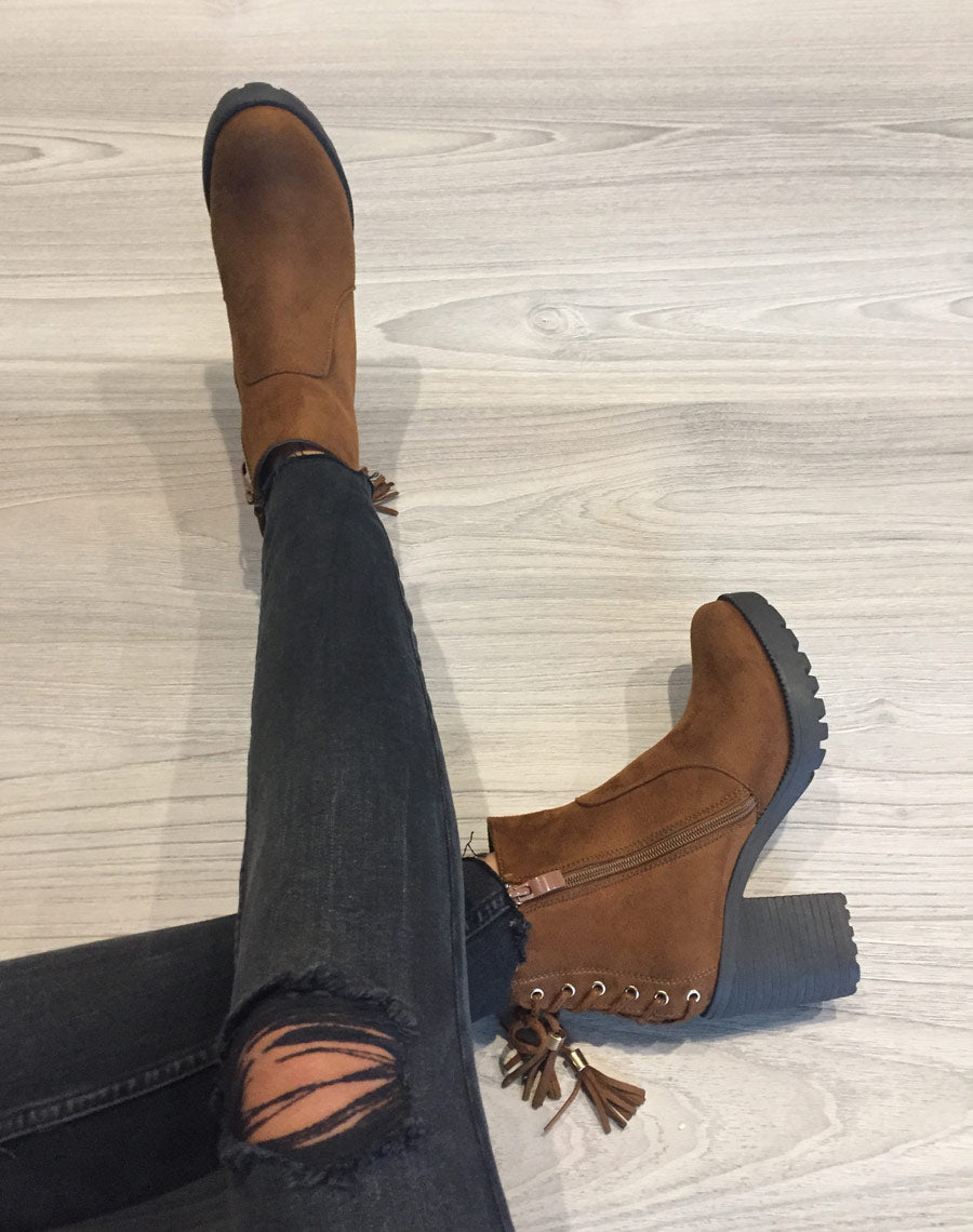 Bottines en suédine camel à semelles crantées