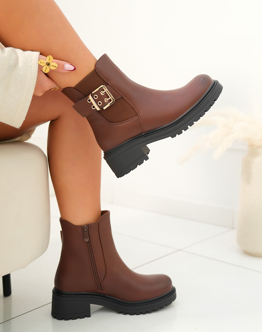 Bottines femme camel avec lanière dorée et semelle crantée