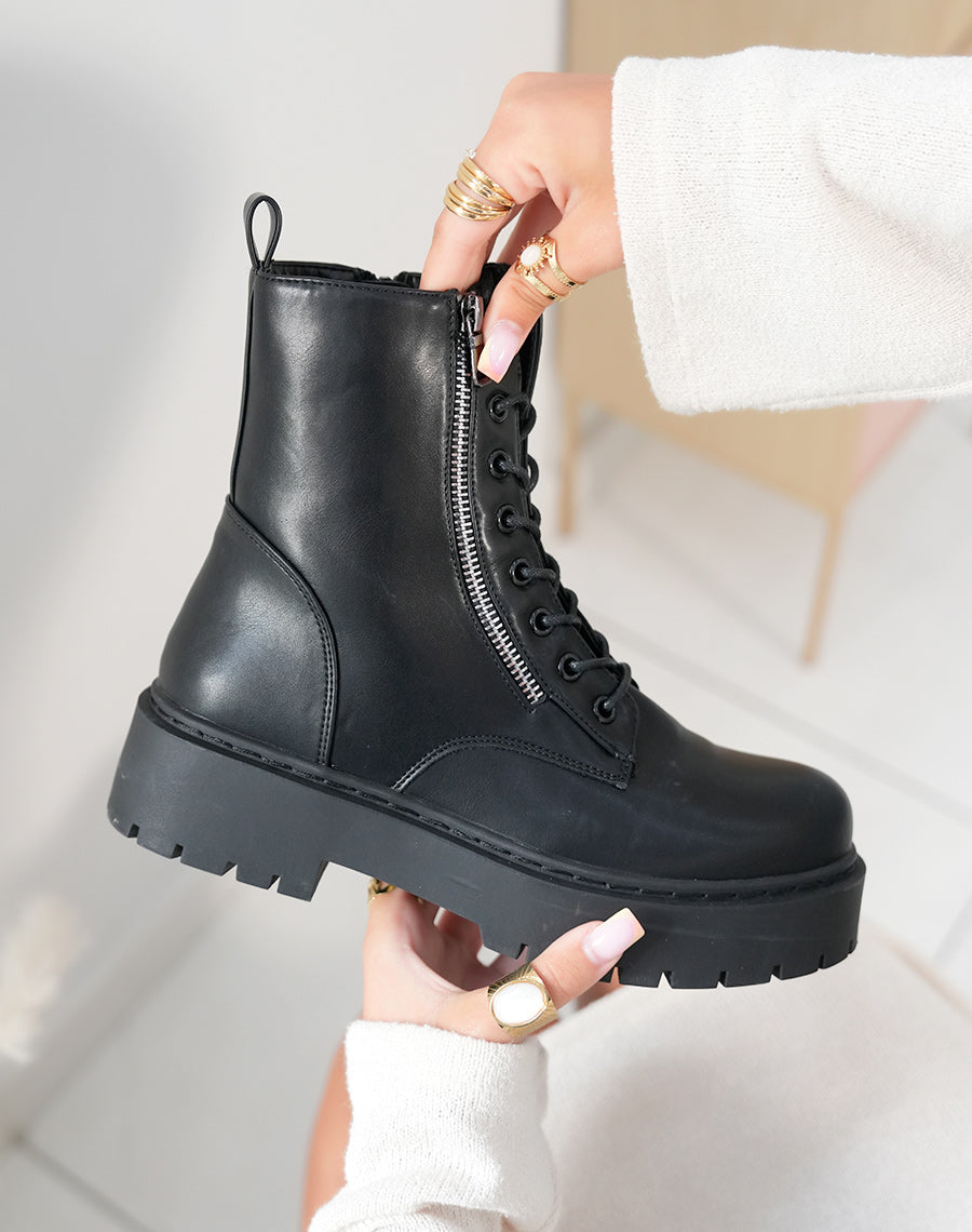 Bottines Femme En Similicuir Noires Montantes ? Lacet