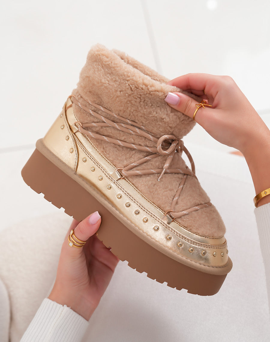 Bottines femme fourrées taupe à lacets avec clous dorés et semelle crantée
