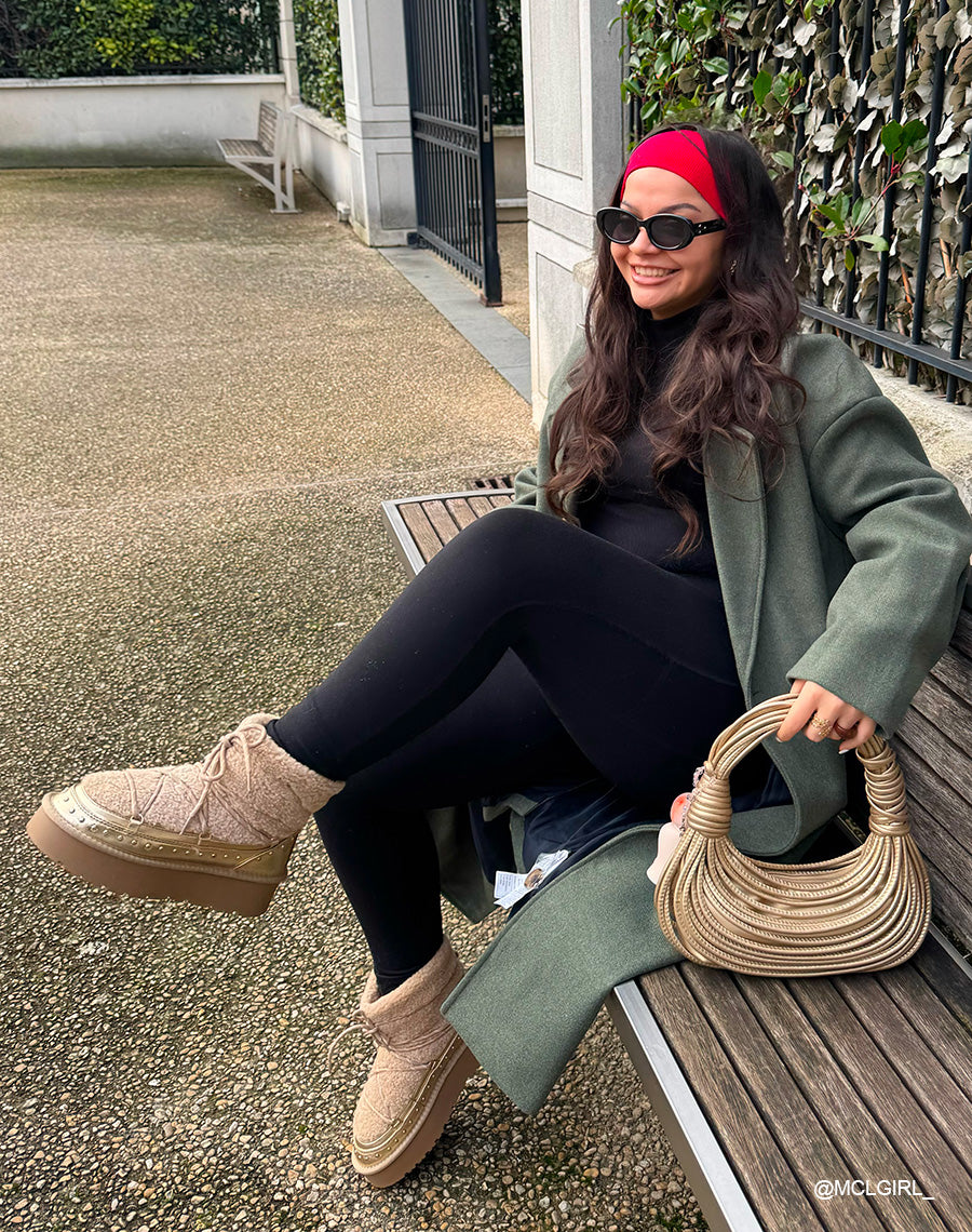 Bottines femme fourrées taupe à lacets avec clous dorés et semelle crantée
